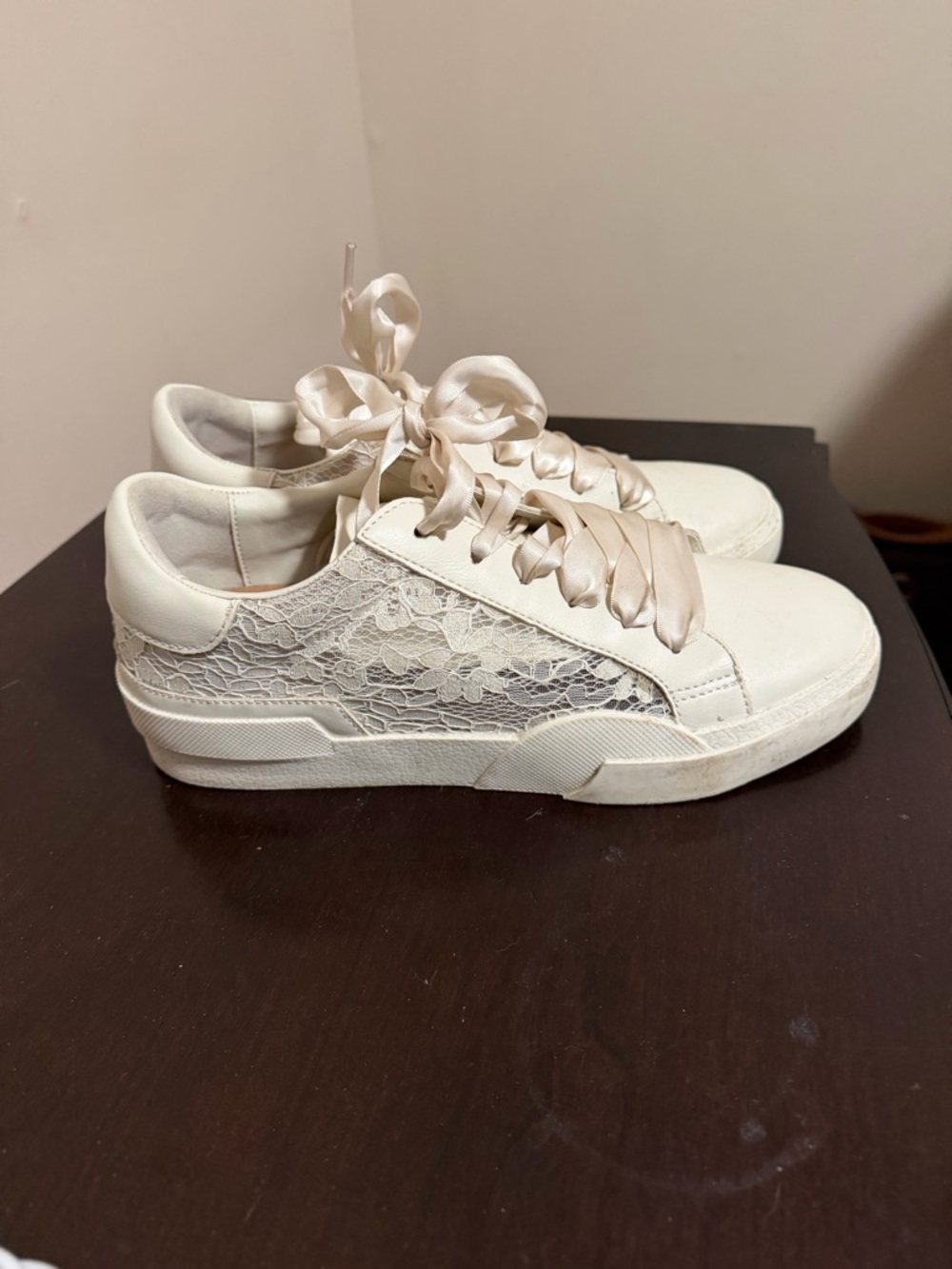 Dolce Vita Cream Lace Sneakers Size 8.5